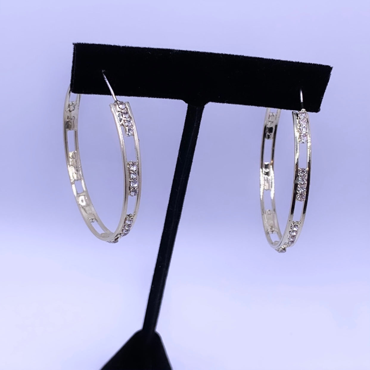 Shawty Medium Hoop Earrings